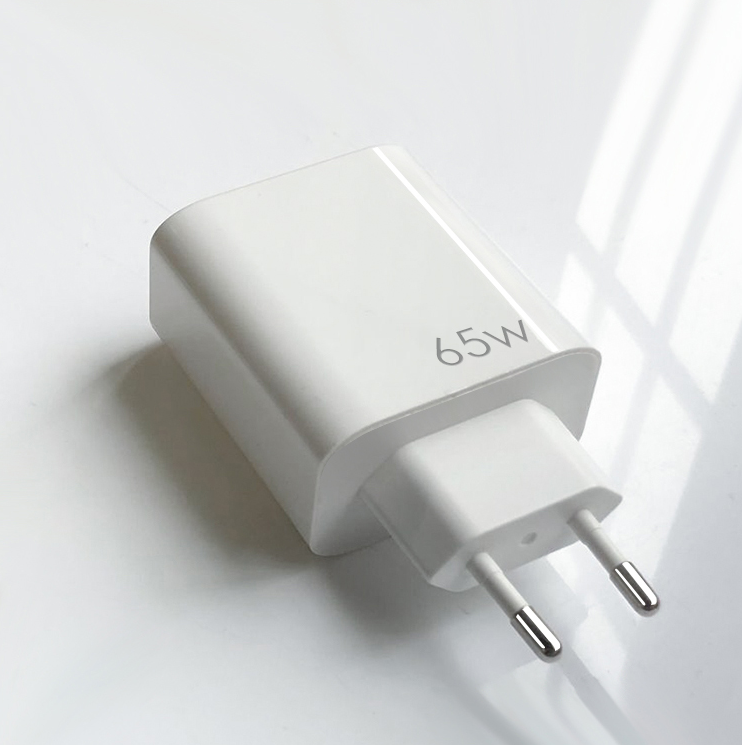 Dubbel USB-C & USB-A PD Laddare 65W (Vit)