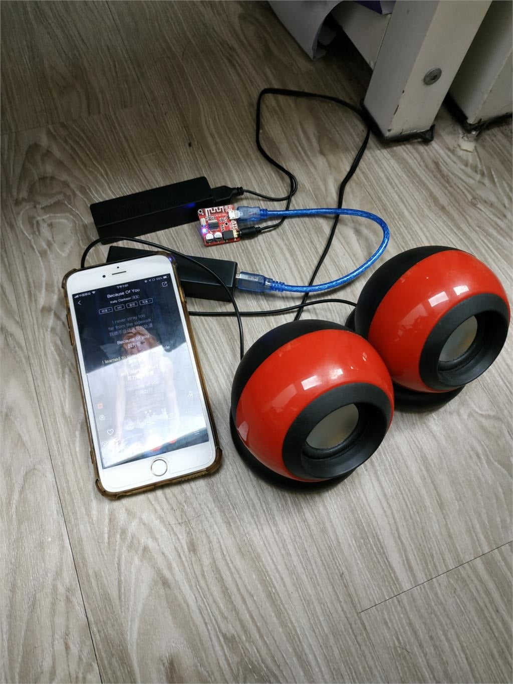 Image of Bluetooth audio modtager modul med mobil og højtaler