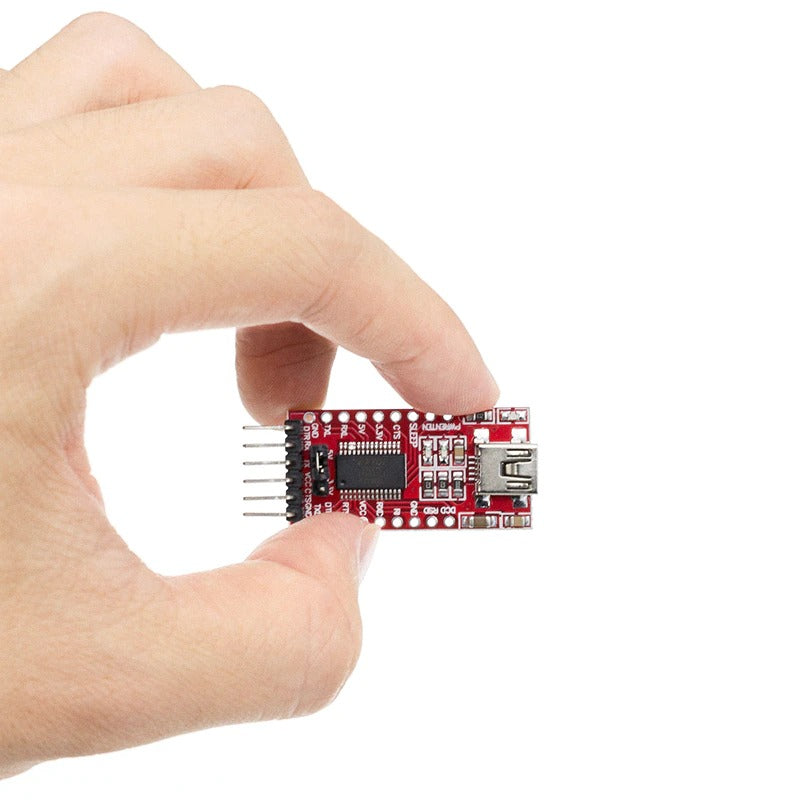 Image of FT232R USB til serial UART converter i hånd