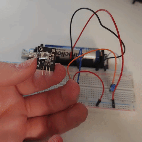 en eksempel af KY-039 Puls sensor med led lys